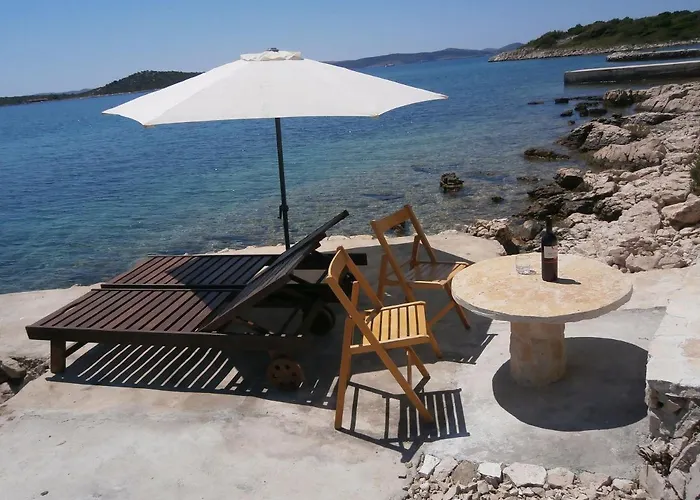 Secluded Fisherman's Cove Donje More, Pasman - 11602 Tkon